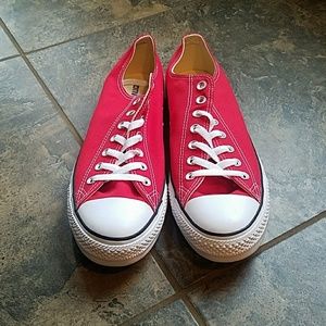 Red converse sneakers 10.5. New!